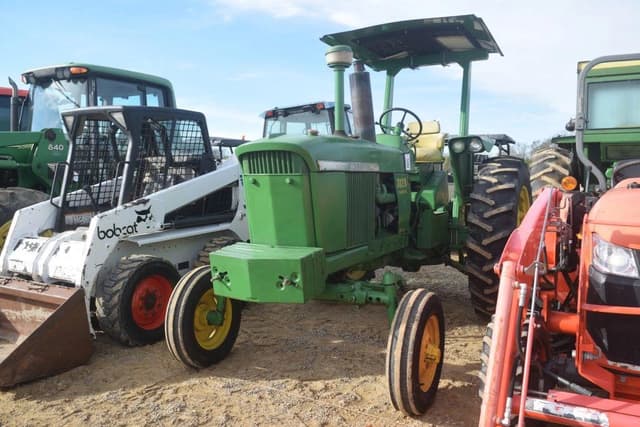 Image of John Deere 3020 equipment image 1
