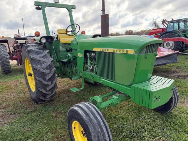 Image of John Deere 3020 equipment image 2