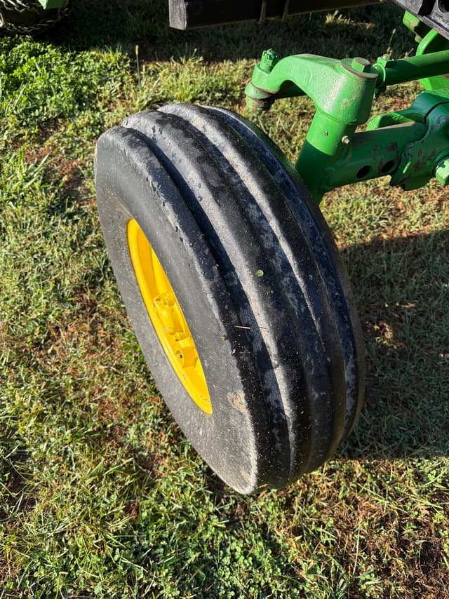 Image of John Deere 3020 equipment image 3