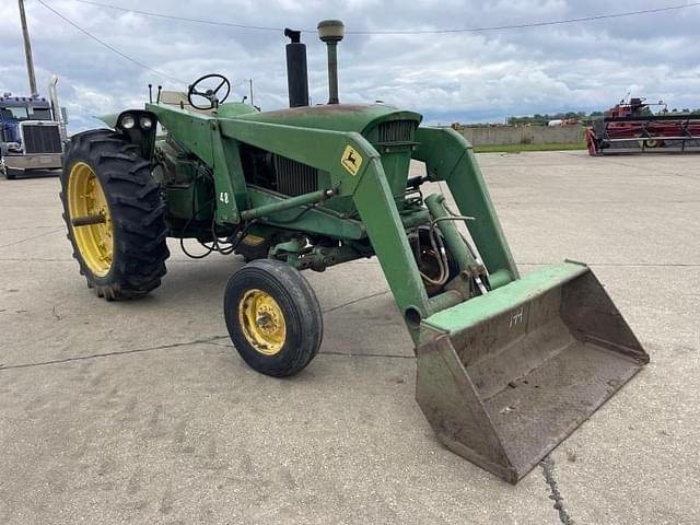 Image of John Deere 3020 equipment image 1