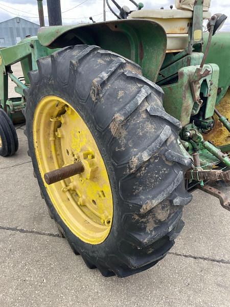 Image of John Deere 3020 equipment image 4