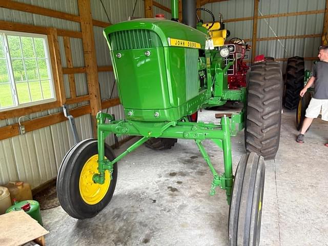 Image of John Deere 3020 equipment image 2