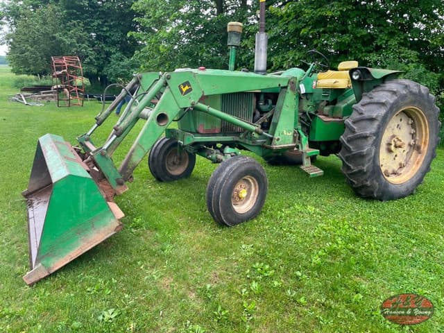 Image of John Deere 3020 equipment image 1