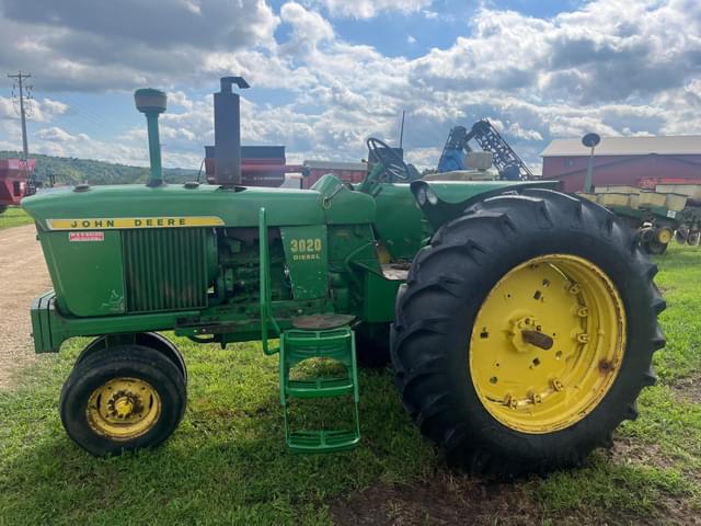 Image of John Deere 3020 equipment image 2