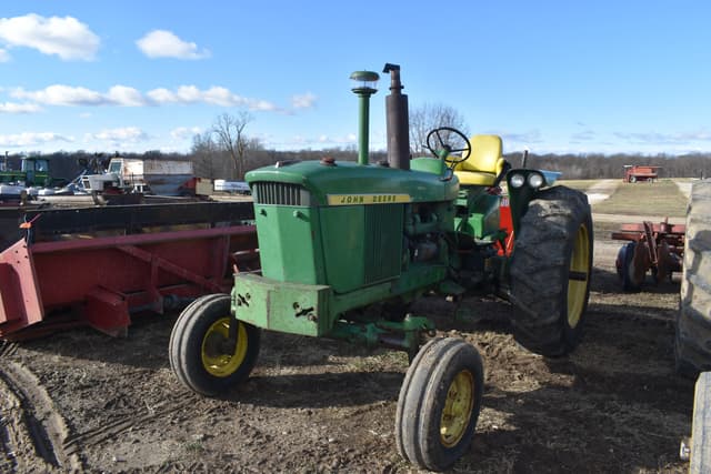 Image of John Deere 3020 equipment image 2