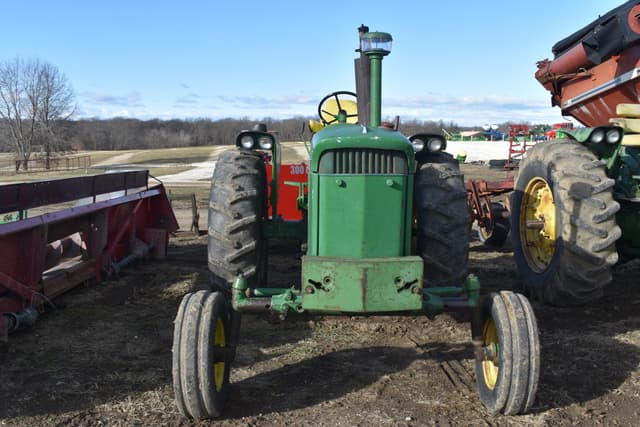 Image of John Deere 3020 equipment image 1
