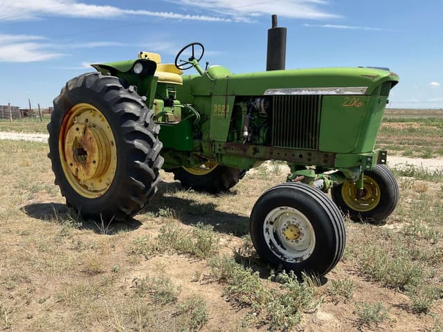 Image of John Deere 3020 equipment image 1