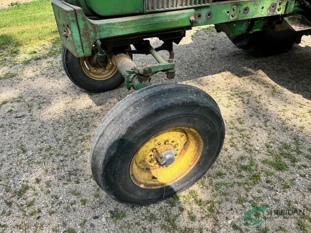 Image of John Deere 3020 equipment image 2