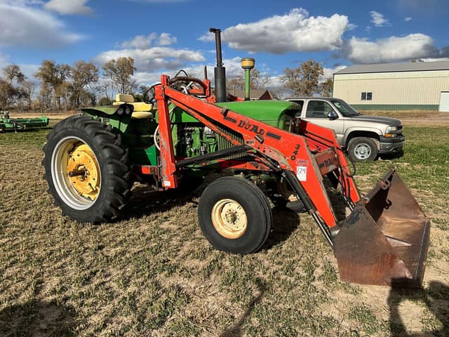 Image of John Deere 3020 equipment image 4