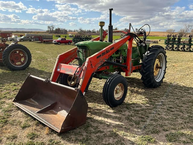 Image of John Deere 3020 equipment image 1
