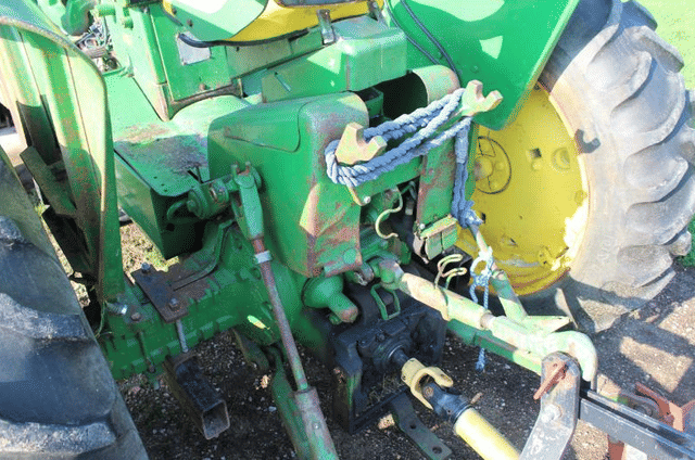 Image of John Deere 3020 equipment image 2