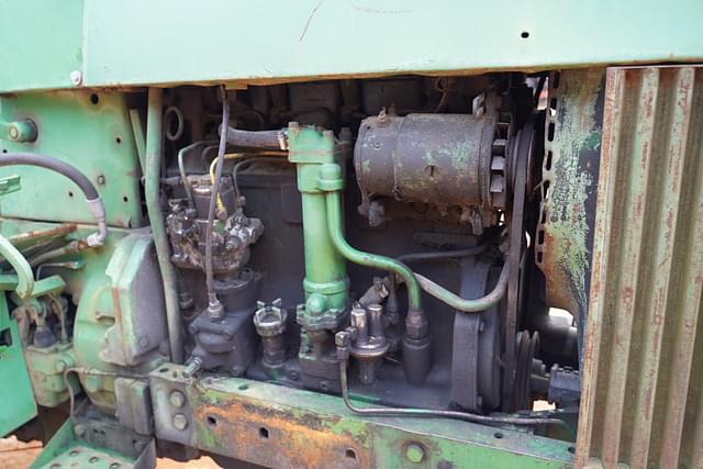 Image of John Deere 3020 equipment image 2