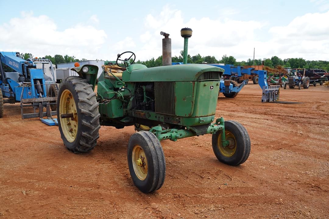 Image of John Deere 3020 Primary image