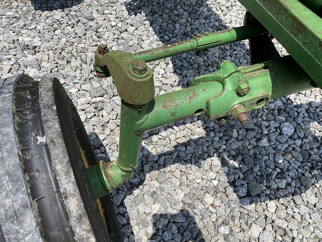 Image of John Deere 3020 equipment image 4