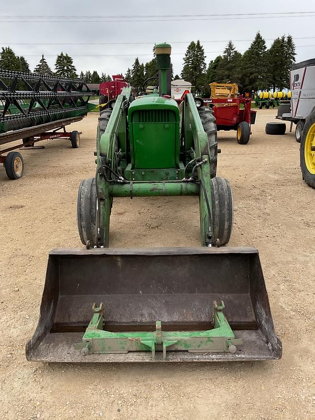 Image of John Deere 3020 equipment image 1