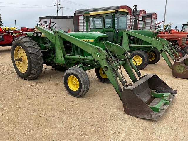 Image of John Deere 3020 equipment image 2