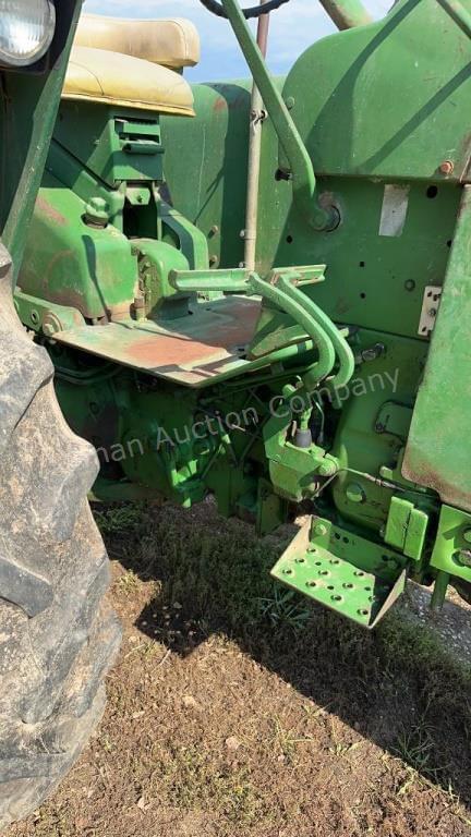 Image of John Deere 3020 equipment image 3