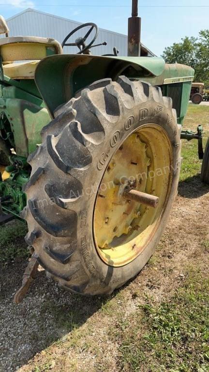 Image of John Deere 3020 equipment image 4