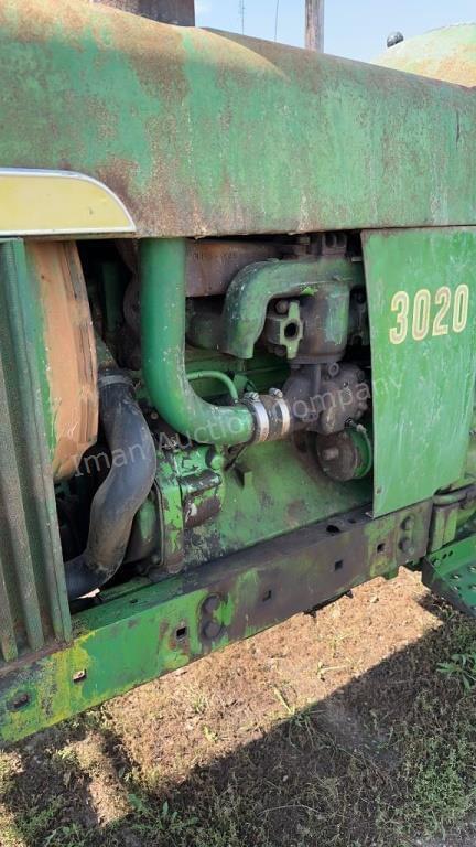 Image of John Deere 3020 equipment image 1
