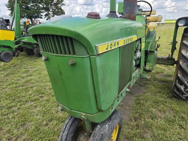 Image of John Deere 3020 equipment image 1