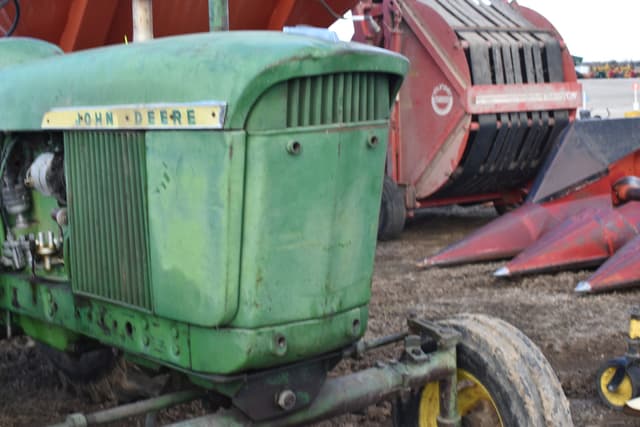 Image of John Deere 3020 equipment image 3
