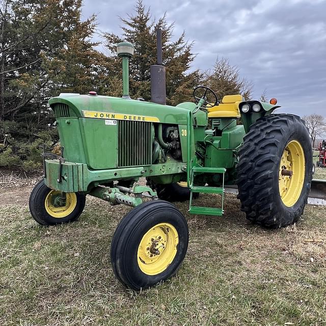 Image of John Deere 3020 equipment image 2