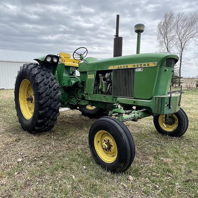 Image of John Deere 3020 equipment image 1