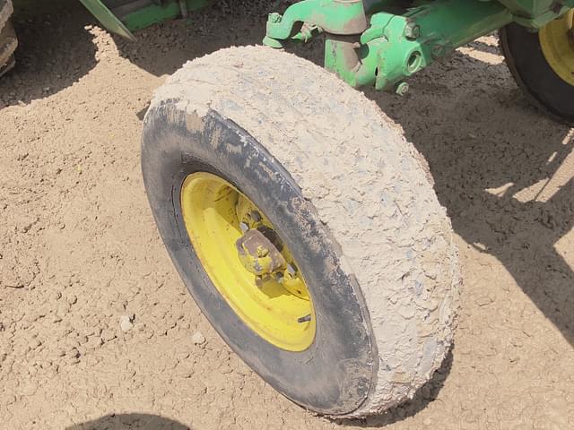 Image of John Deere 3020 equipment image 3
