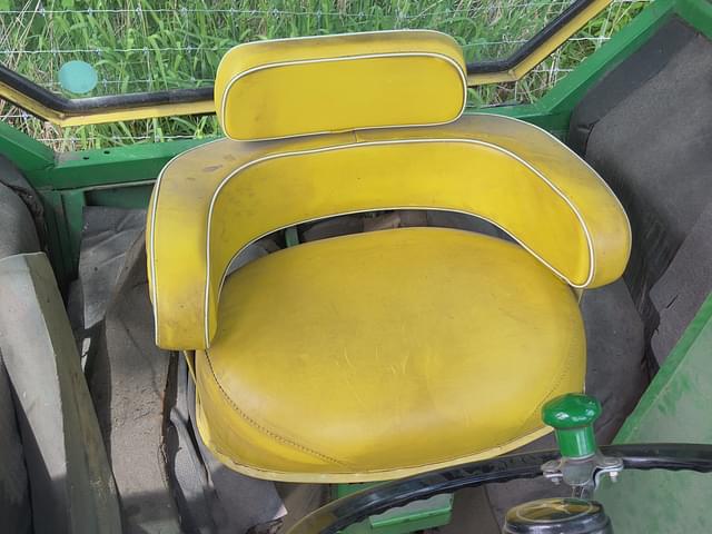Image of John Deere 3020 equipment image 4
