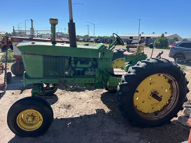 Image of John Deere 3020 equipment image 3