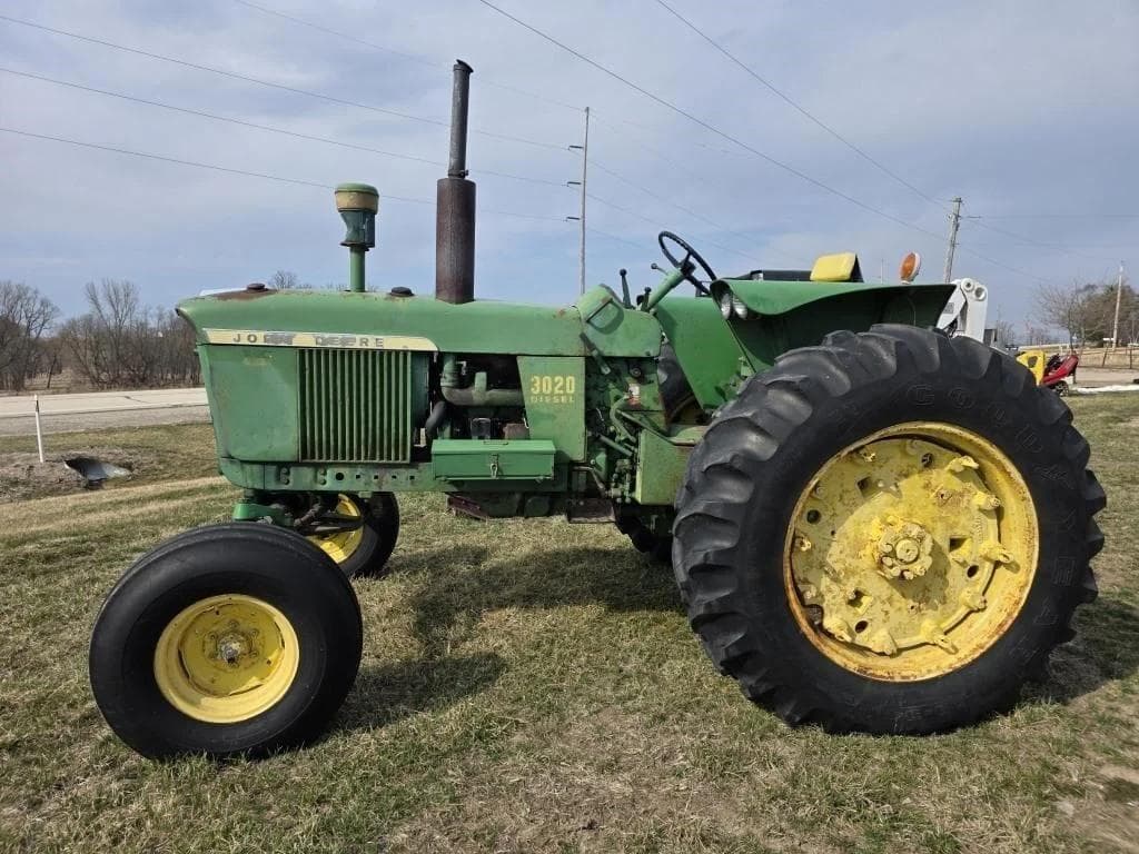 Image of John Deere 3020 Primary image