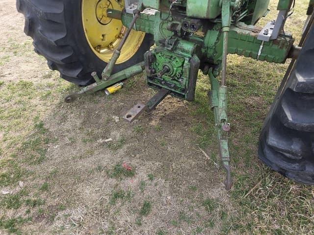 Image of John Deere 3020 equipment image 3