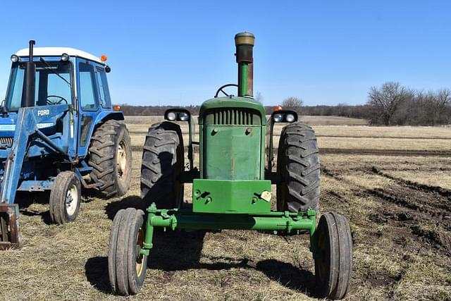 Image of John Deere 3020 equipment image 1