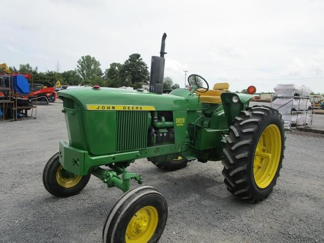 Image of John Deere 3020 equipment image 1
