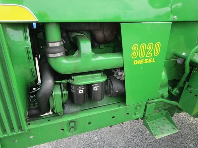 Image of John Deere 3020 equipment image 4