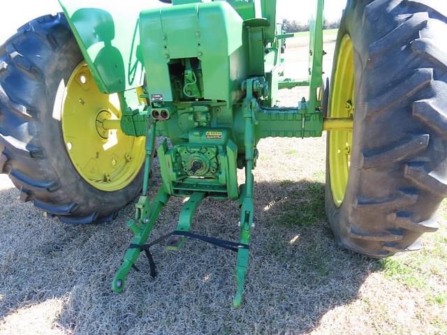 Image of John Deere 3020 equipment image 3