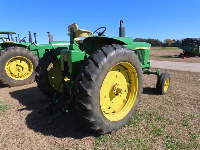 Image of John Deere 3020 equipment image 2