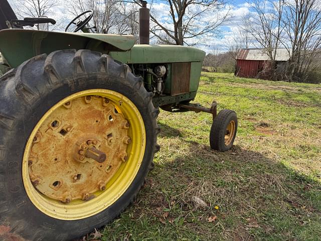 Image of John Deere 3020 equipment image 4