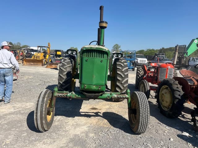Image of John Deere 3020 equipment image 2