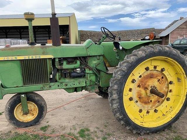 Image of John Deere 3020 equipment image 1