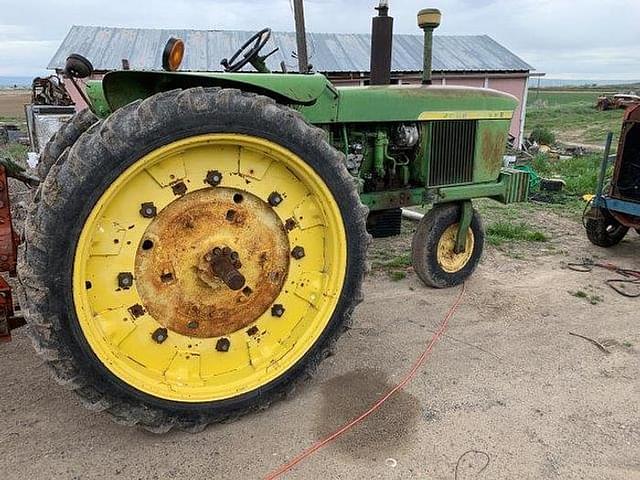 Image of John Deere 3020 equipment image 2