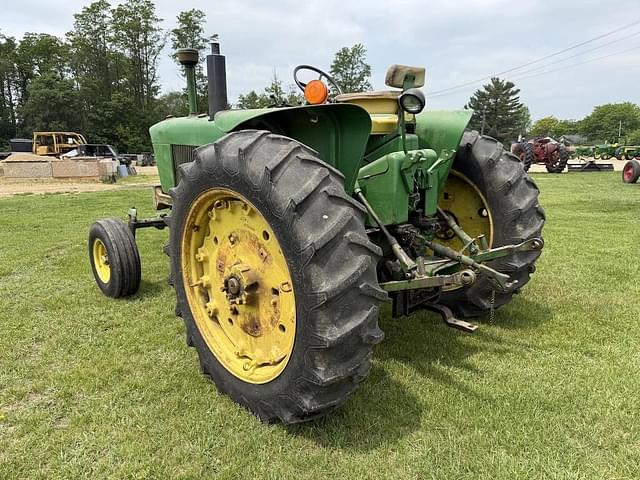 Image of John Deere 3020 equipment image 3