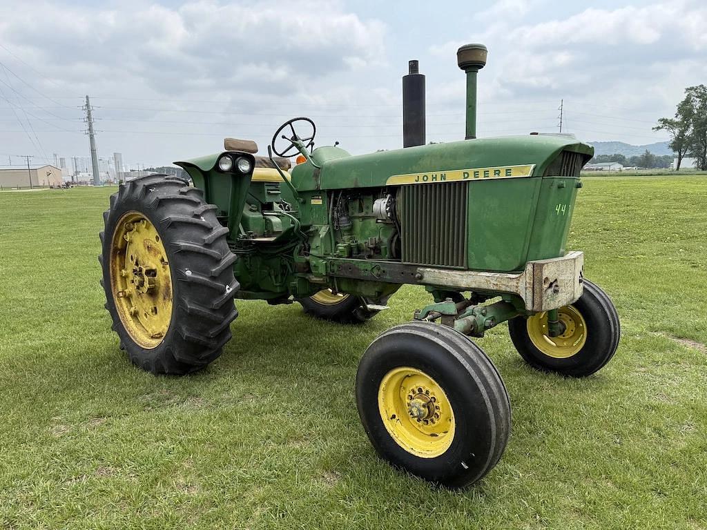 Image of John Deere 3020 Primary image