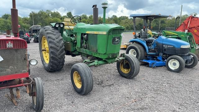 Image of John Deere 3020 equipment image 2