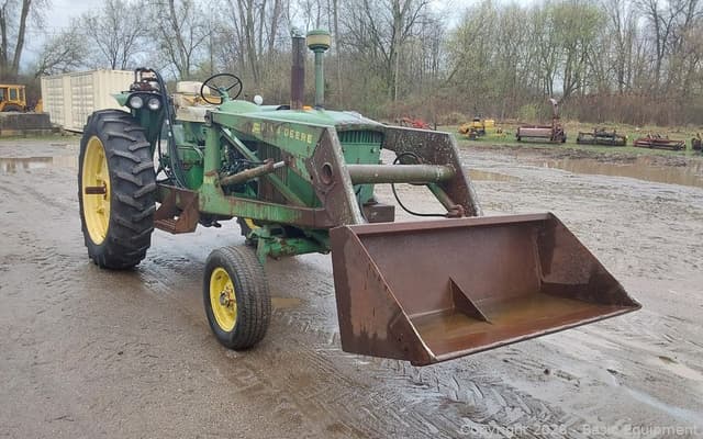 Image of John Deere 3020 equipment image 3