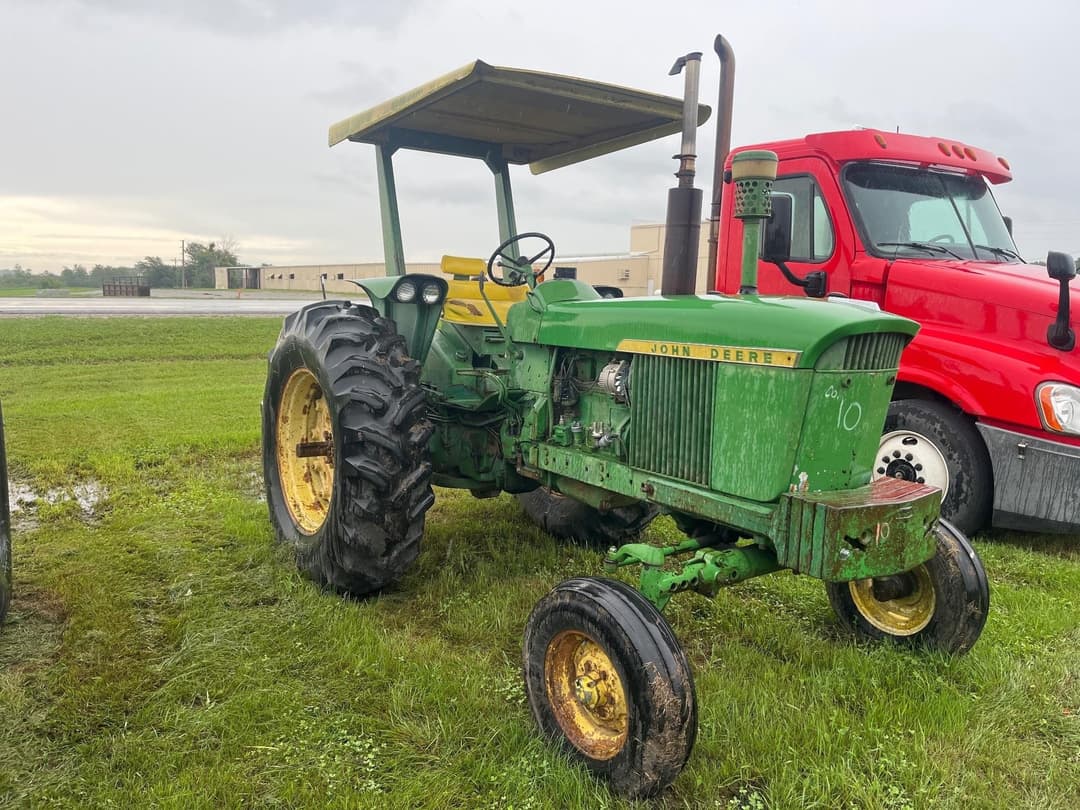 Image of John Deere 3020 Image 1