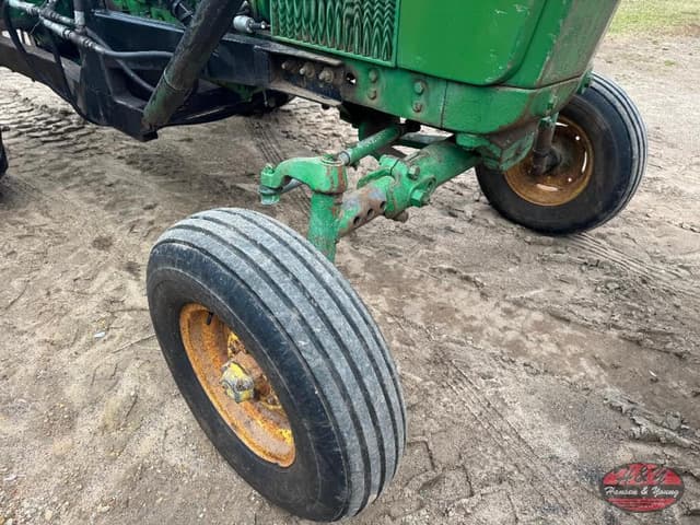 Image of John Deere 3020 equipment image 4