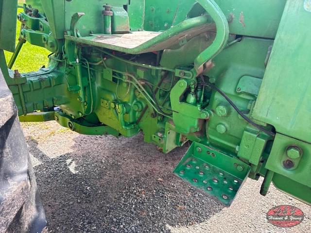 Image of John Deere 3020 equipment image 4