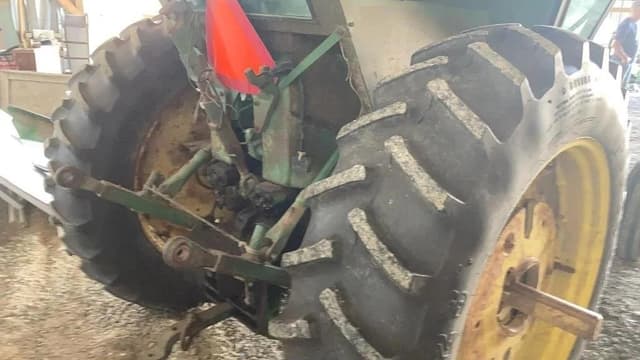 Image of John Deere 3020 equipment image 2