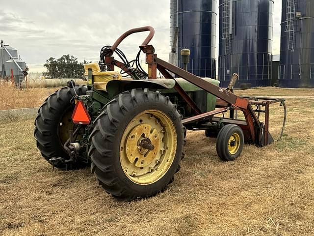 Image of John Deere 3020 equipment image 4